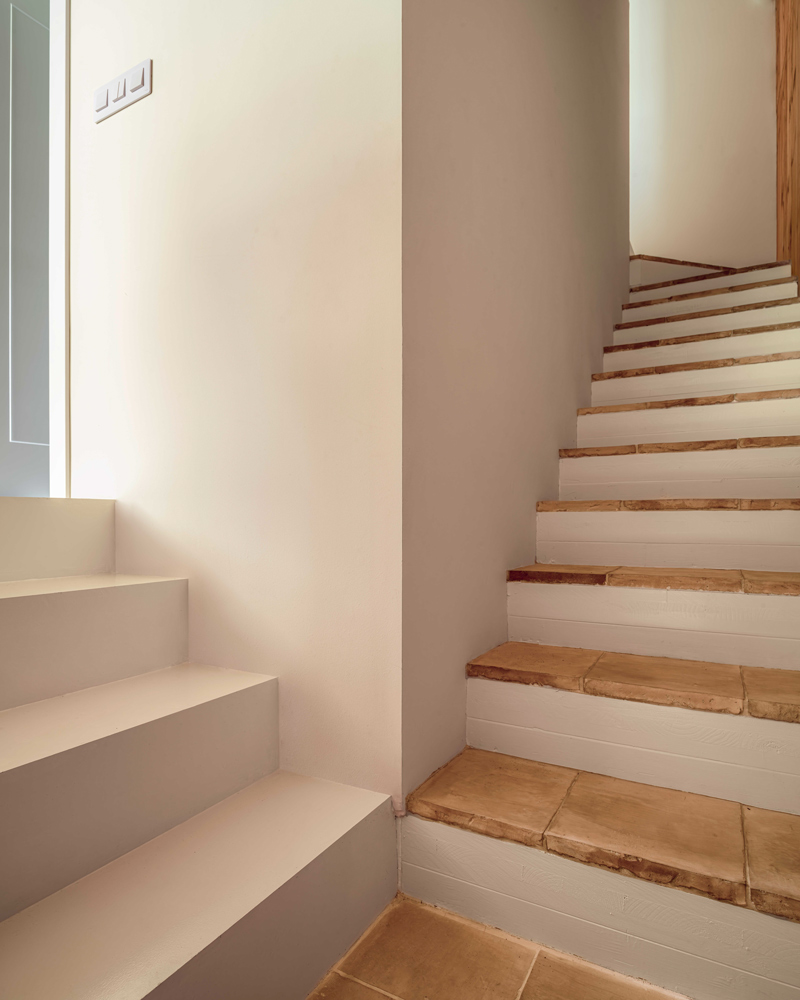 Casa de Madera y Barro con madera laminada y barro tradicional mallorquín